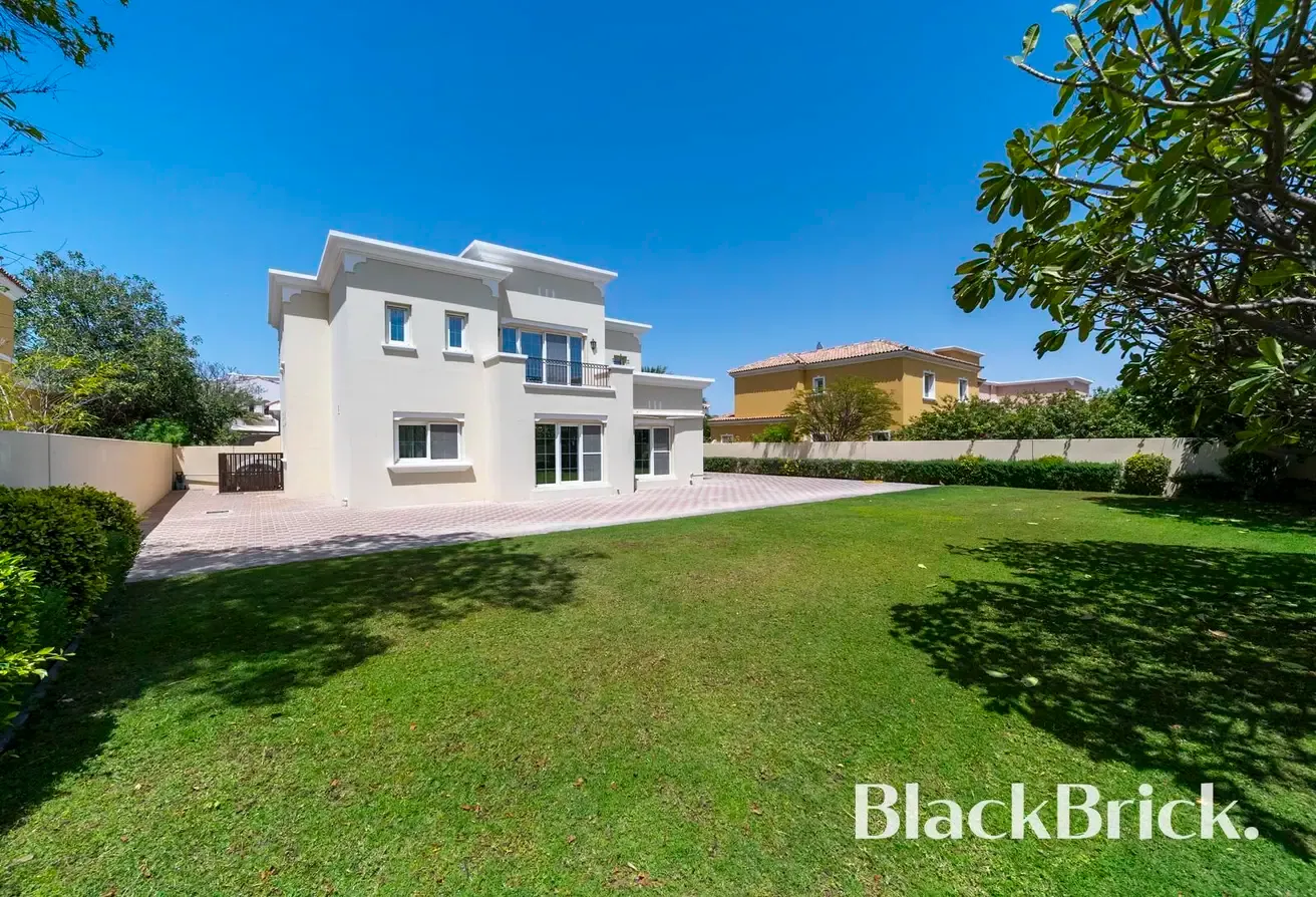 Vacant | 4BR | Big Plot | Immaculate