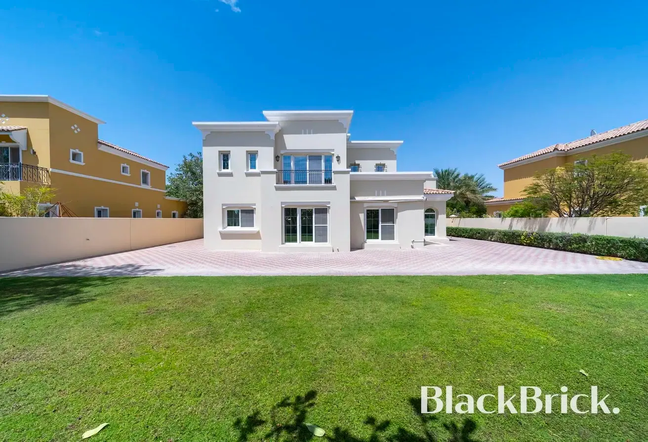 Vacant | 4BR | Big Plot | Immaculate