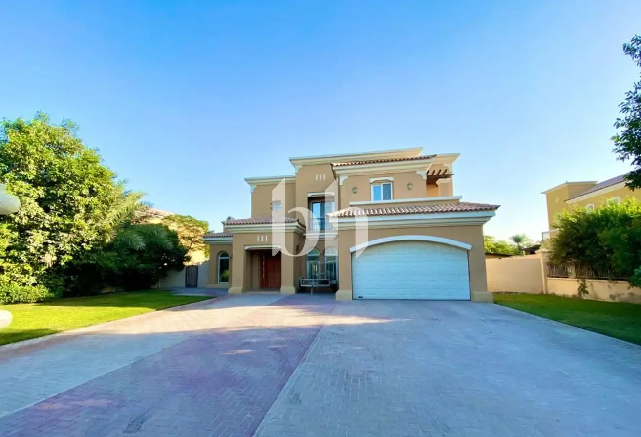 Private Pool | Large Plot | Close to Entrance