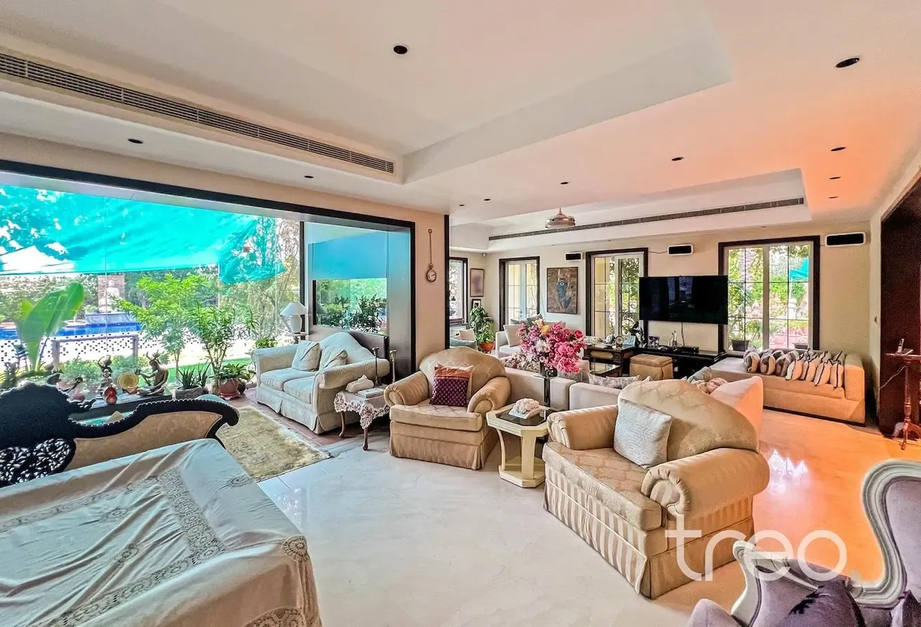 Type 12 | Golf Course View | Private Pool