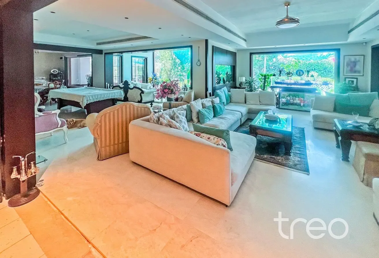 Type 12 | Golf Course View | Private Pool