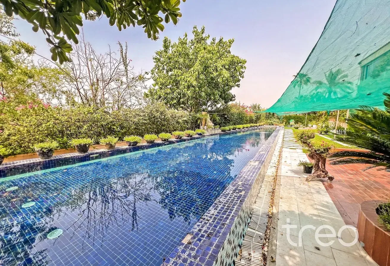 Type 12 | Golf Course View | Private Pool