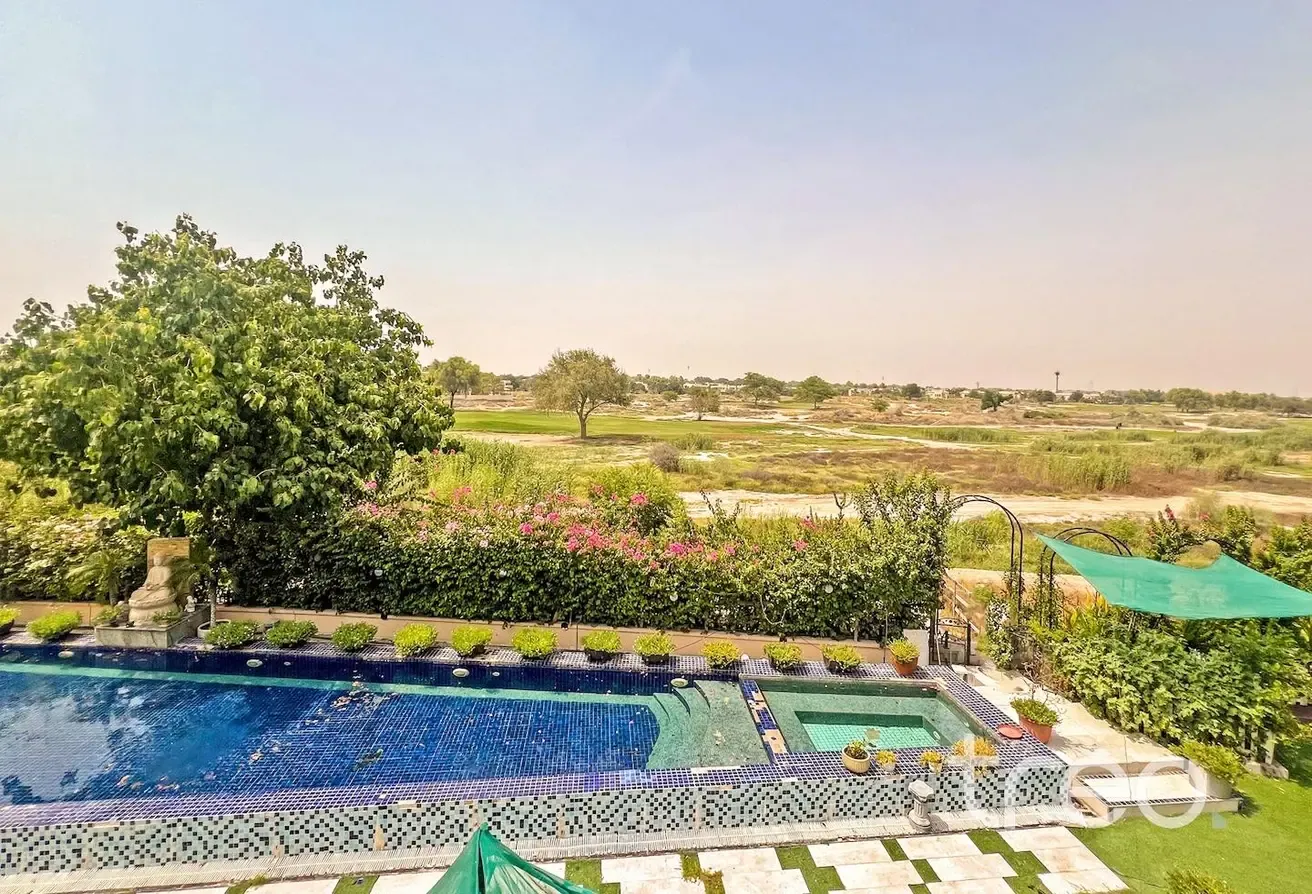 Type 12 | Golf Course View | Private Pool