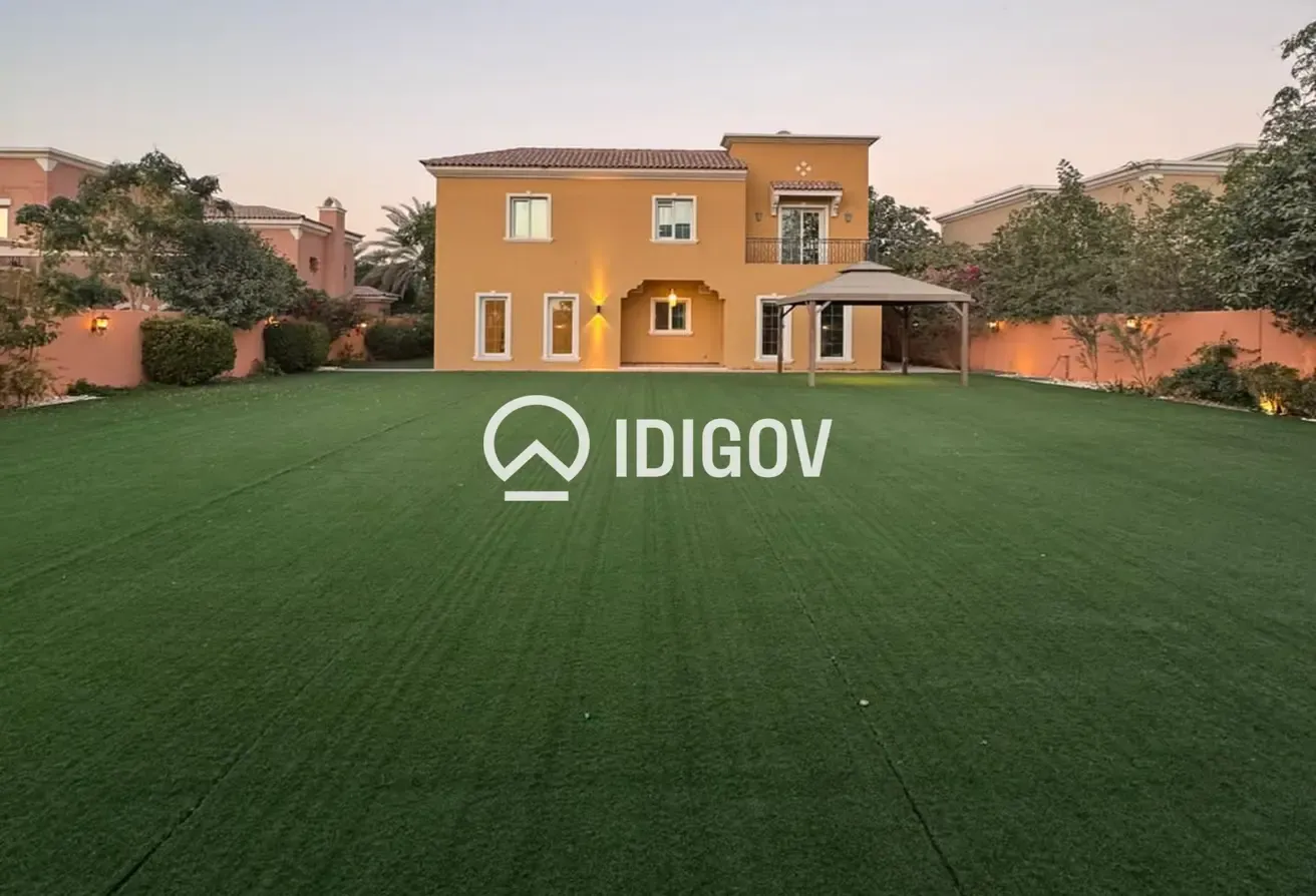 4BR Villa | Vacant| Spacious Lawn |Upgrded Kitchen