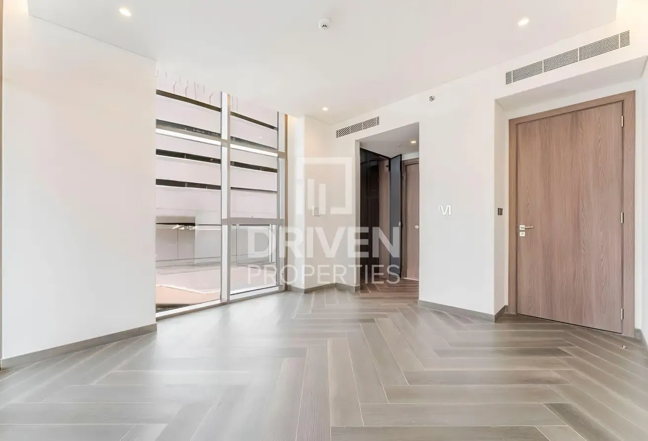 Waterfront Living | Elegant Apt | Ready to Move in