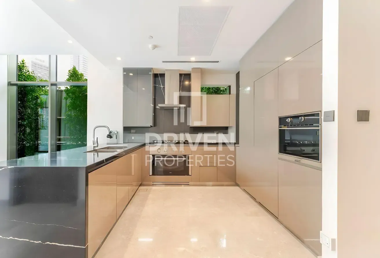 Waterfront Living | Elegant Apt | Ready to Move in