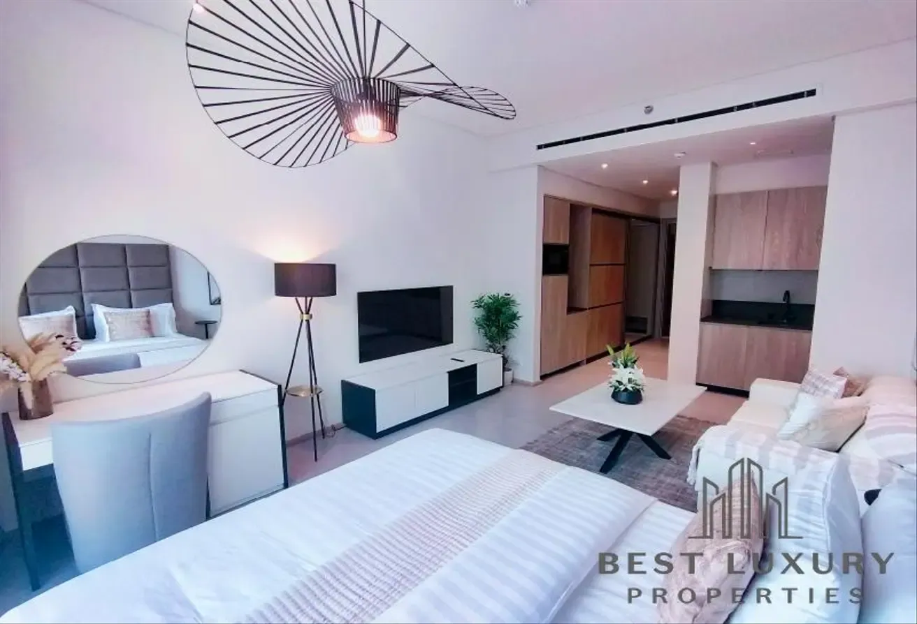 STUDIO | COMMUNITY VIEW | HIGH-END FURNISHED