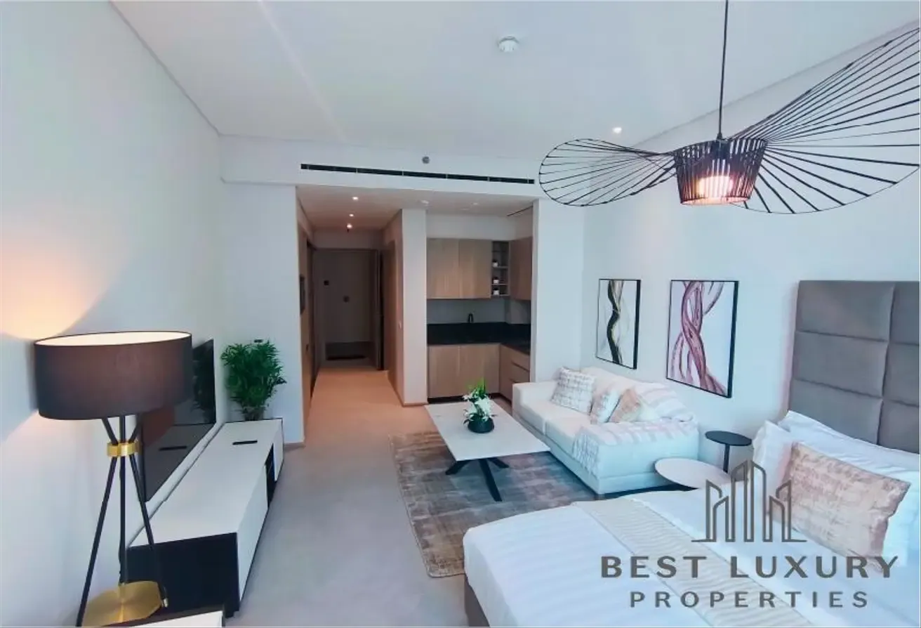 STUDIO | COMMUNITY VIEW | HIGH-END FURNISHED