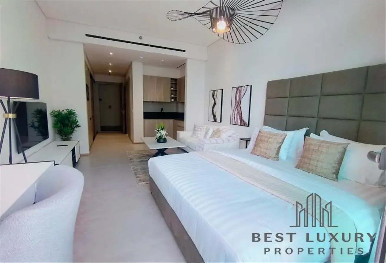 STUDIO | COMMUNITY VIEW | HIGH-END FURNISHED