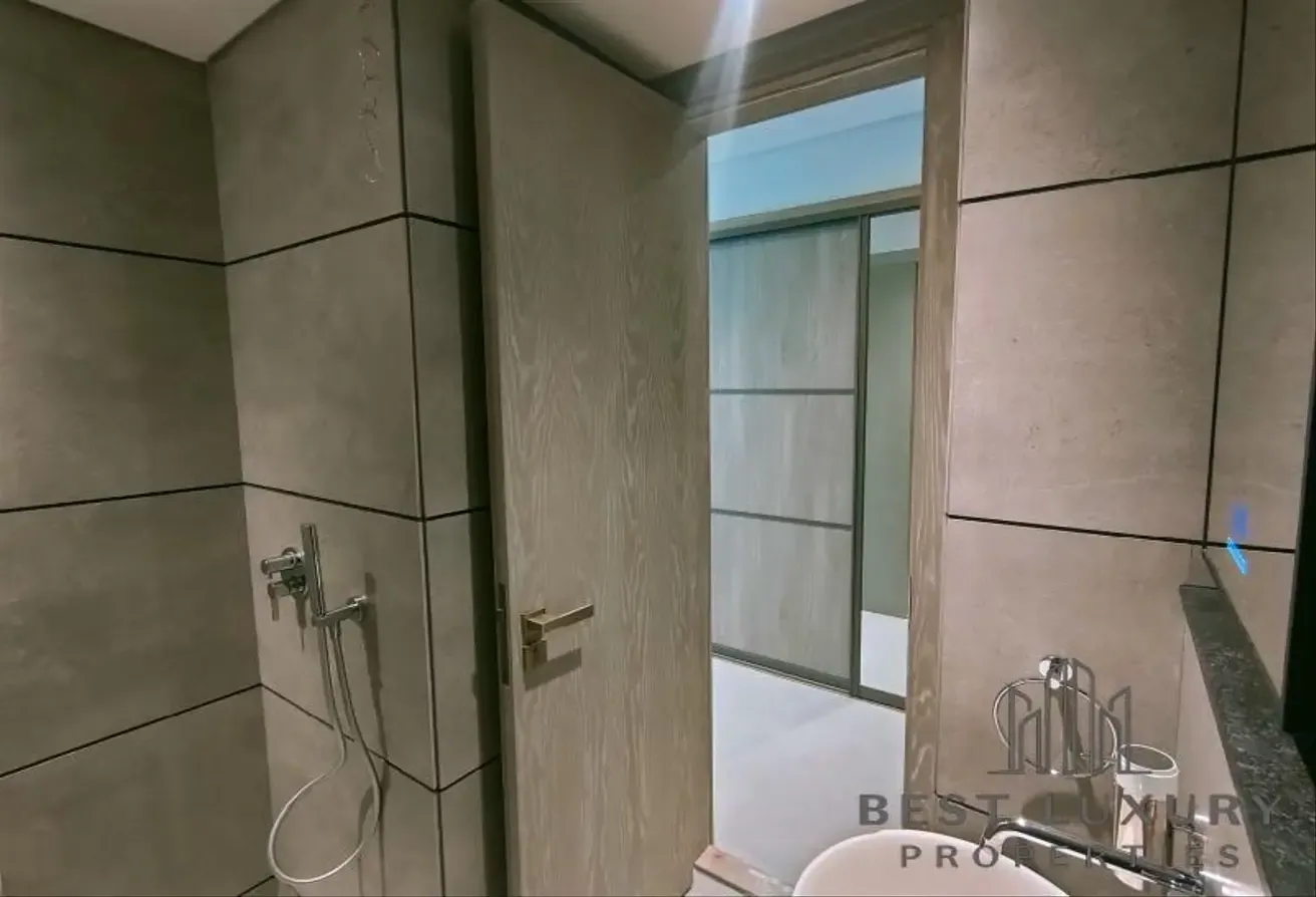 STUDIO | COMMUNITY VIEW | HIGH-END FURNISHED