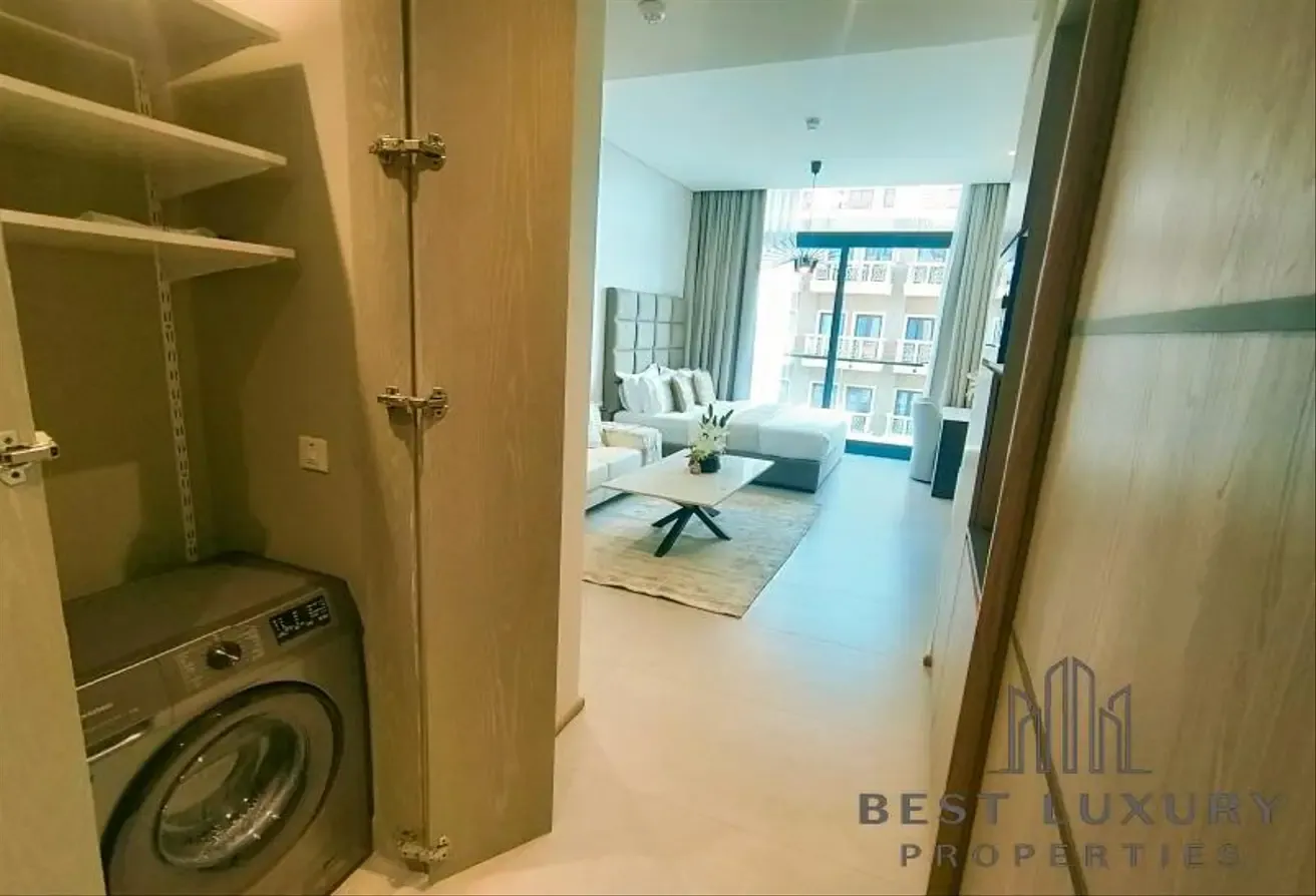 STUDIO | COMMUNITY VIEW | HIGH-END FURNISHED