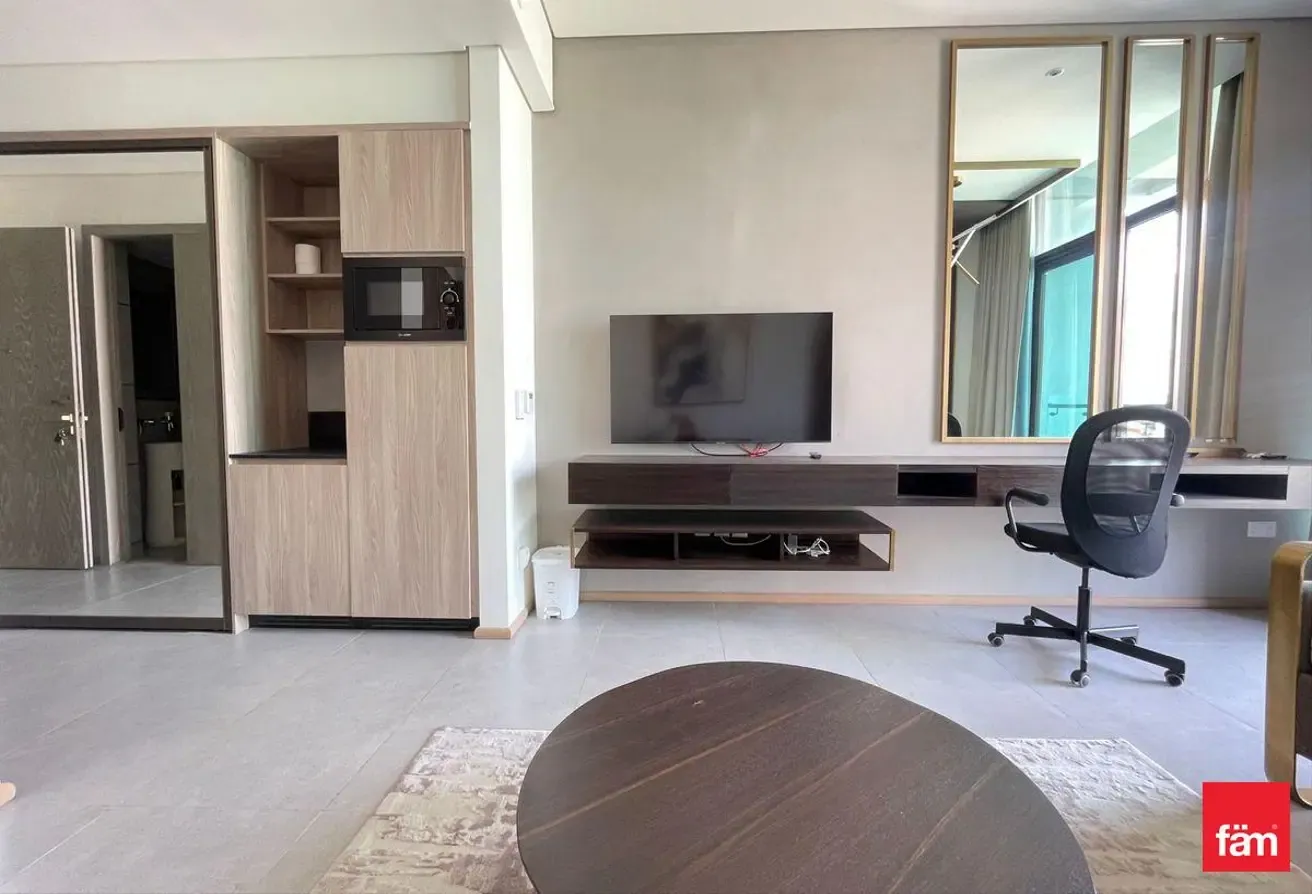 Furnished Studio | Vacant In May | Exclusive