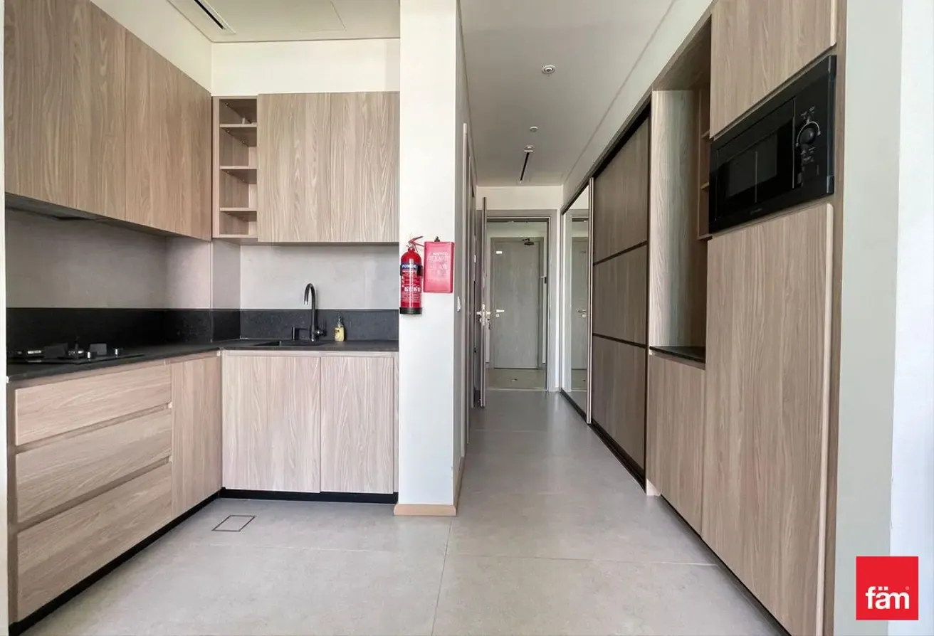 Furnished Studio | Vacant In May | Exclusive