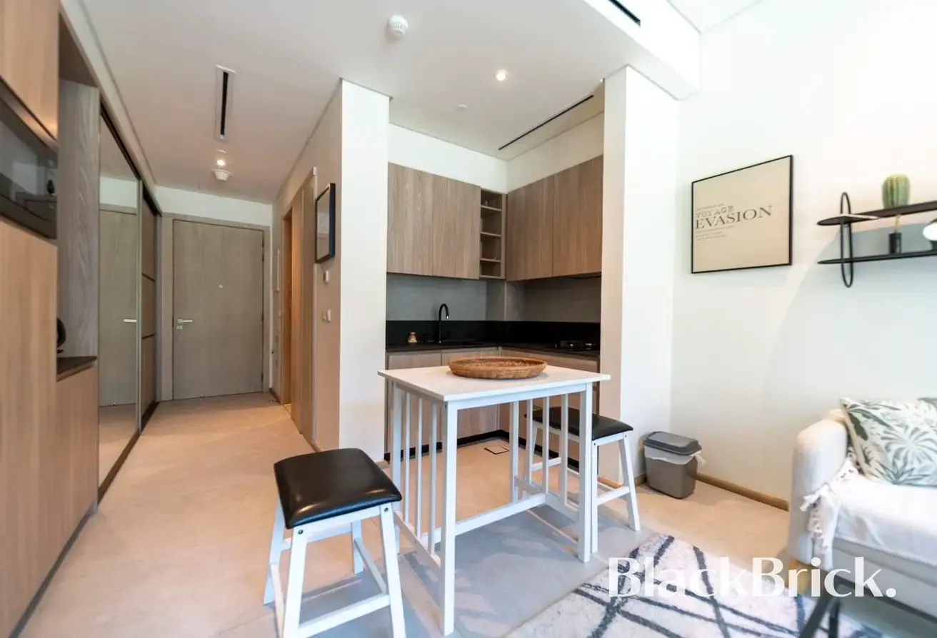 Charming Studio with Spacious Terrace | JVC