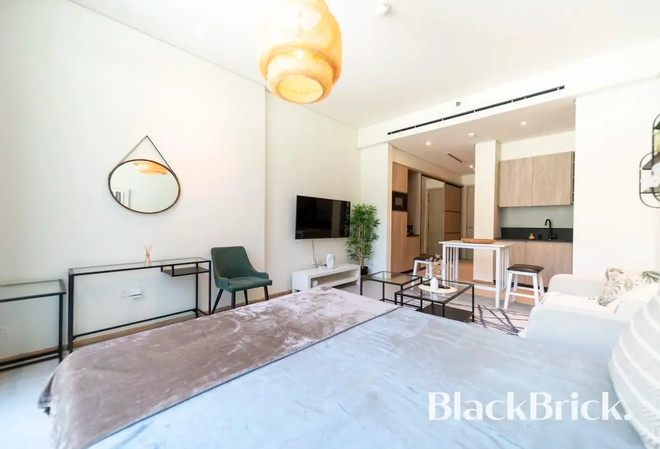 Charming Studio with Spacious Terrace | JVC