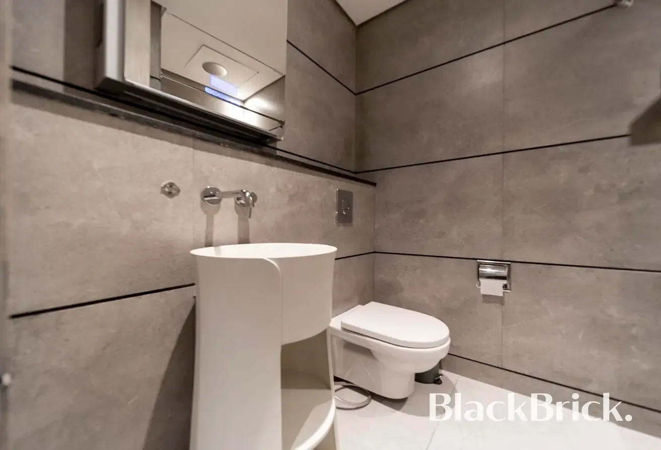 Charming Studio with Spacious Terrace | JVC
