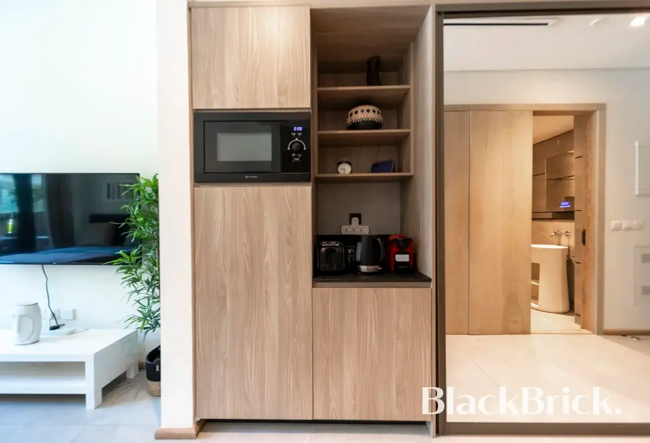 Charming Studio with Spacious Terrace | JVC