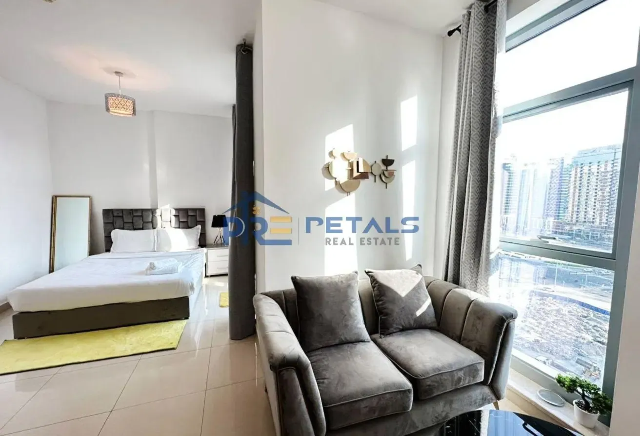 Fully Furnished Chiller Free Spacious Unit Vacant