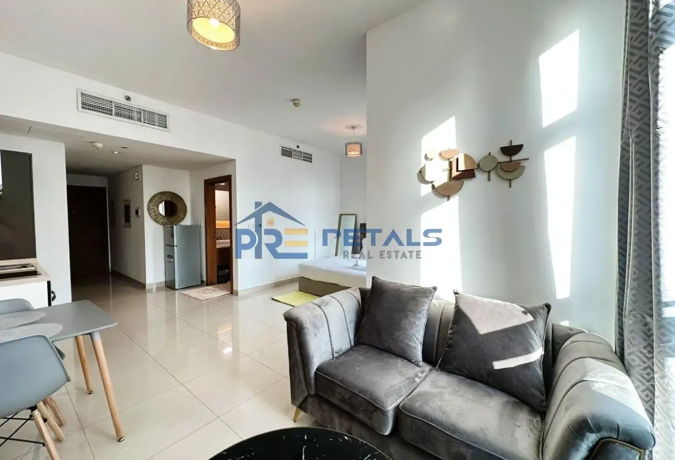 Fully Furnished Chiller Free Spacious Unit Vacant