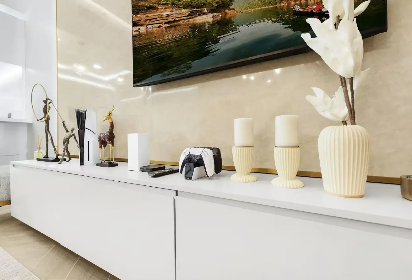2BR Apartment in Downtown Dubai with Landmark View