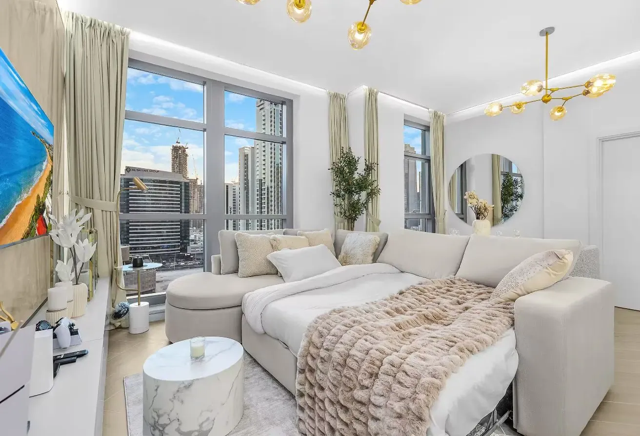 2BR Apartment in Downtown Dubai with Landmark View