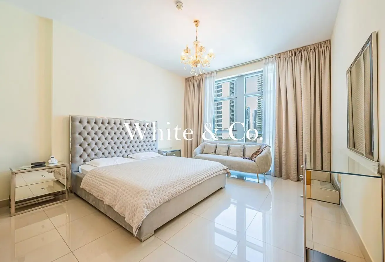 Vacant Now | Blvd views | Large Layout