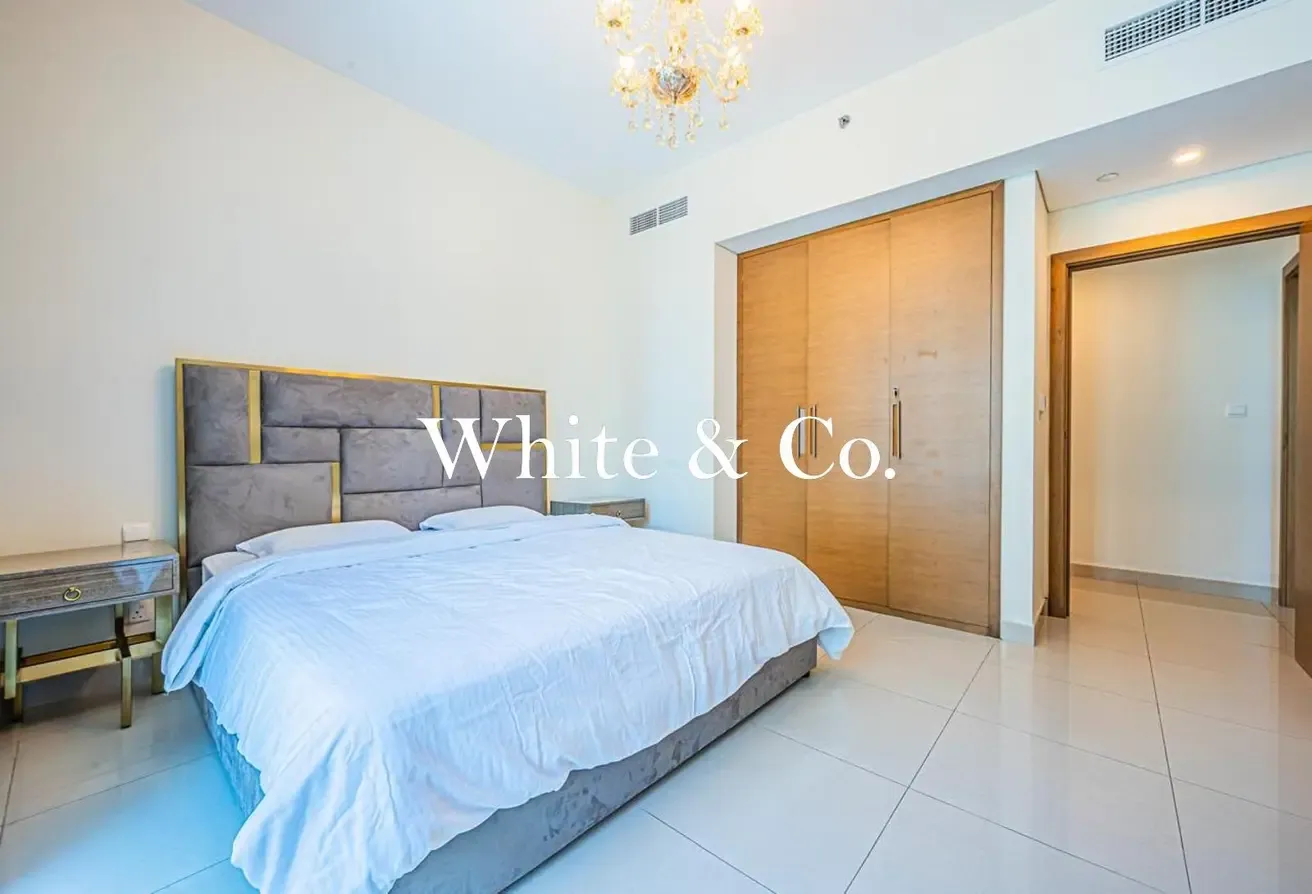 Vacant Now | Blvd views | Large Layout