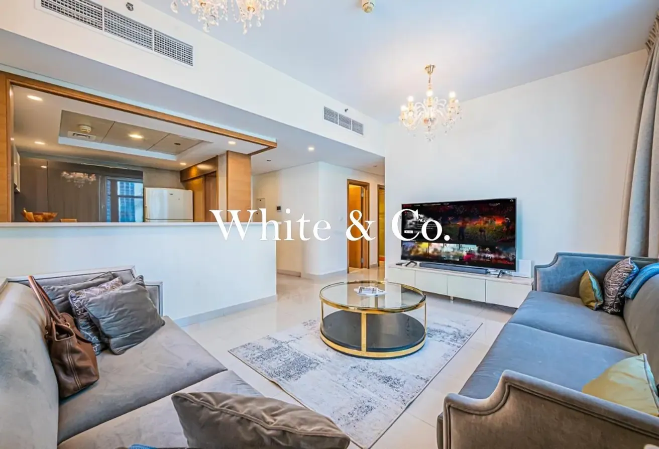 Vacant Now | Blvd views | Large Layout