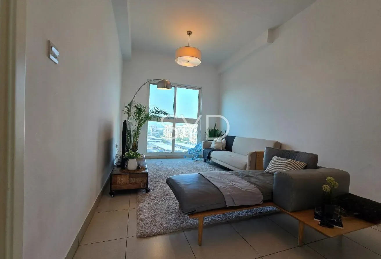 Burj view | Big balcony | Bright rooms | Top floor