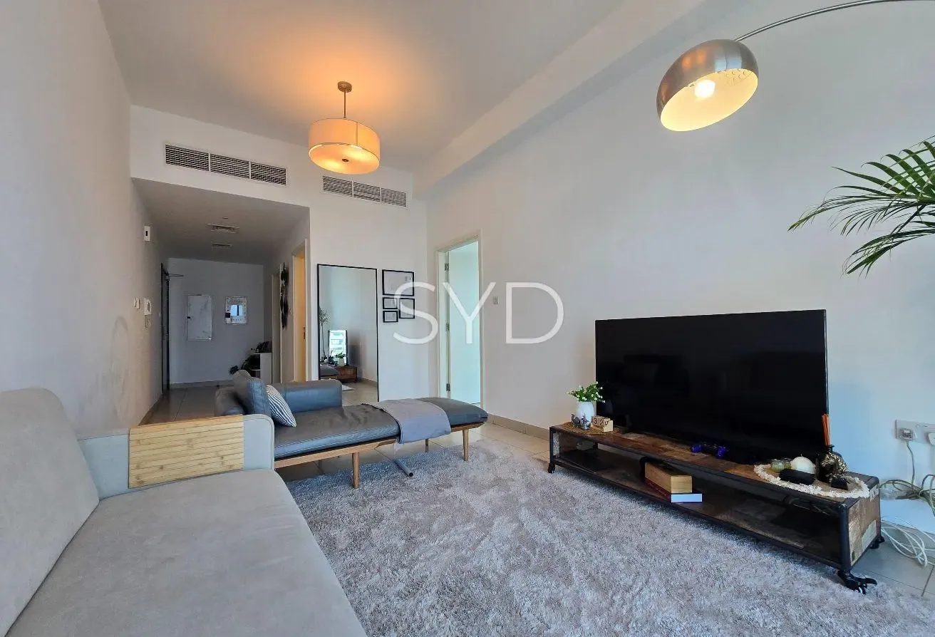 Burj view | Big balcony | Bright rooms | Top floor