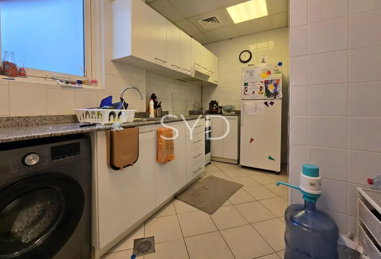 Burj view | Big balcony | Bright rooms | Top floor
