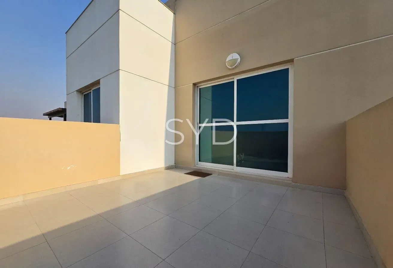 Burj view | Big balcony | Bright rooms | Top floor