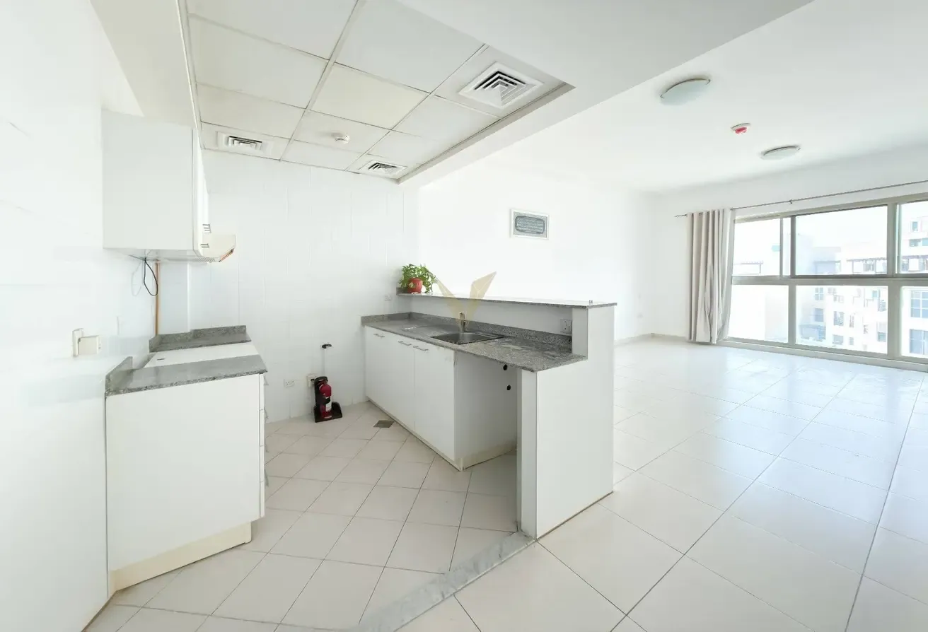 VACANT STUDIO | COMMUNITY VIEW | PRIME LOCATION