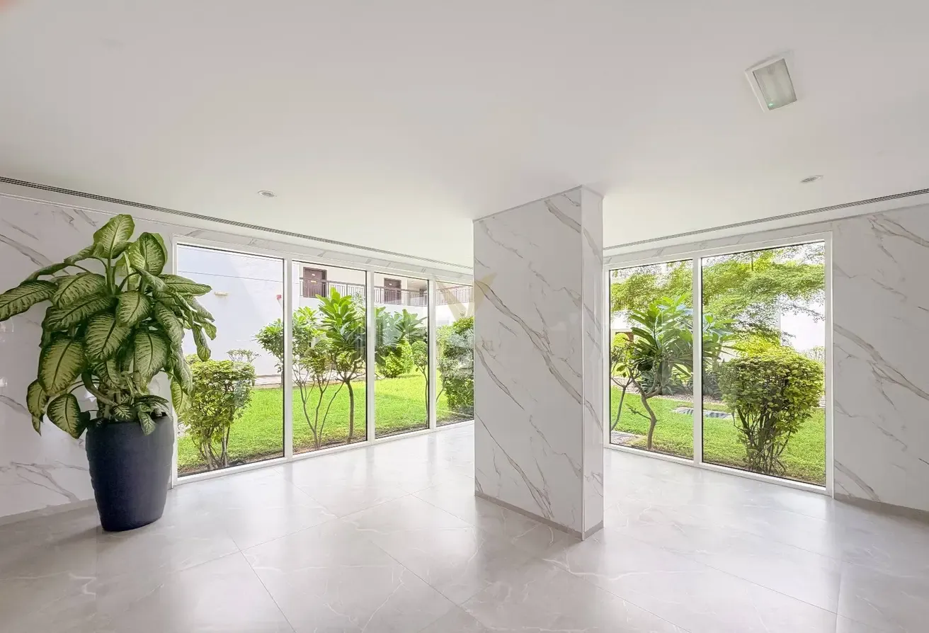 VACANT STUDIO | COMMUNITY VIEW | PRIME LOCATION