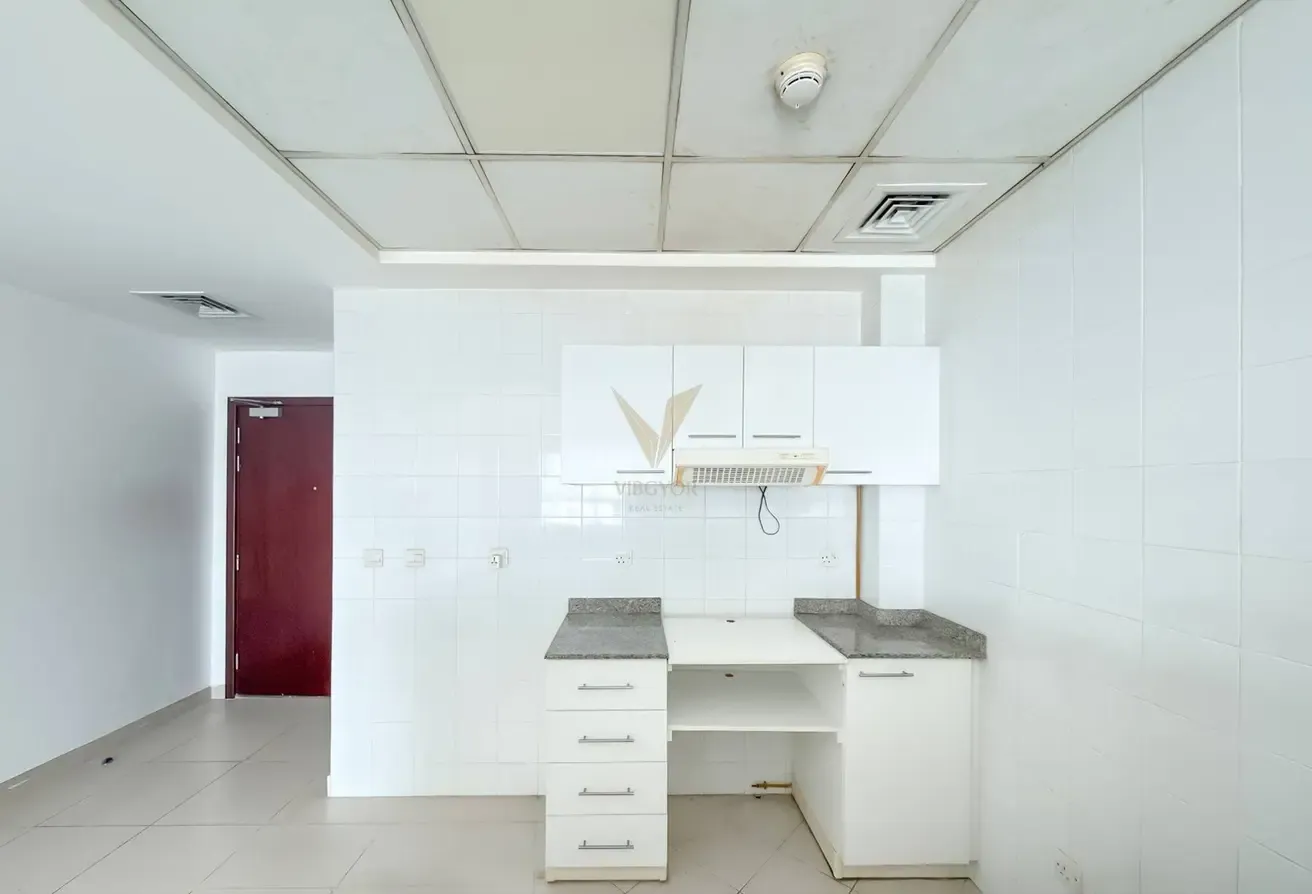 VACANT STUDIO | COMMUNITY VIEW | PRIME LOCATION