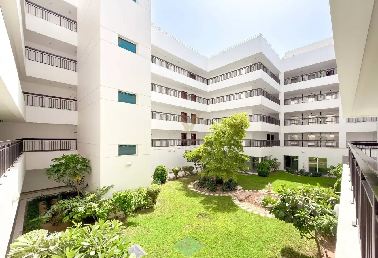 VACANT STUDIO | COMMUNITY VIEW | PRIME LOCATION