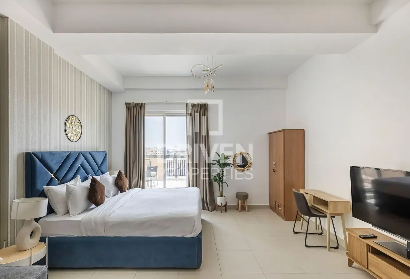 Ready on May | High Floor and Furnished Apt