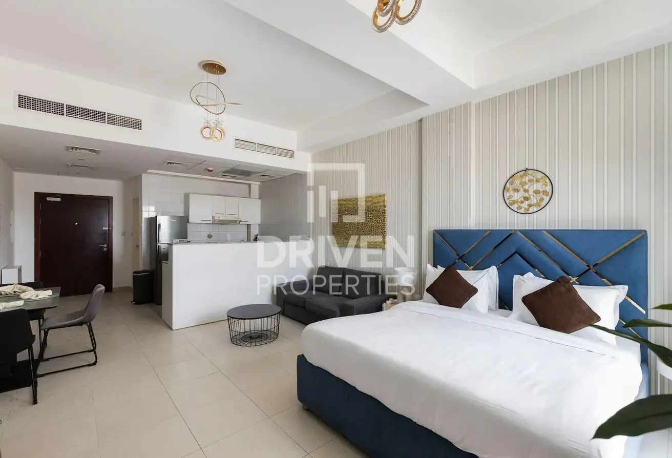 Ready on May | High Floor and Furnished Apt