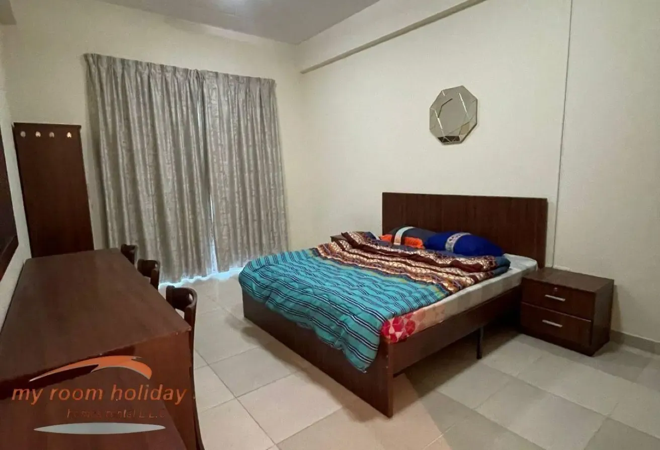 No Commission 4BHK Staff Apt-2550 Sqft-200K Yearly