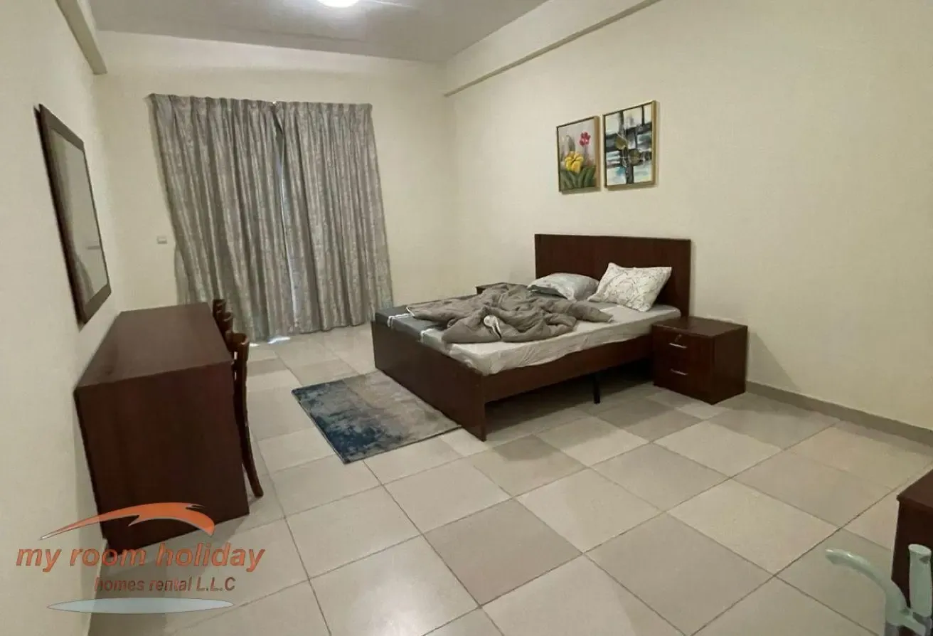 No Commission 4BHK Staff Apt-2550 Sqft-200K Yearly