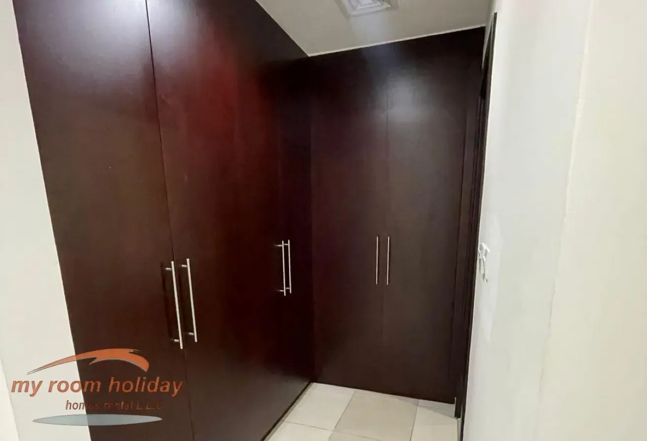 No Commission 4BHK Staff Apt-2550 Sqft-200K Yearly