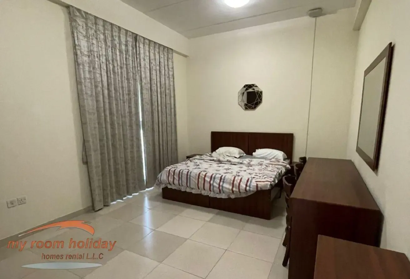 No Commission 4BHK Staff Apt-2550 Sqft-200K Yearly