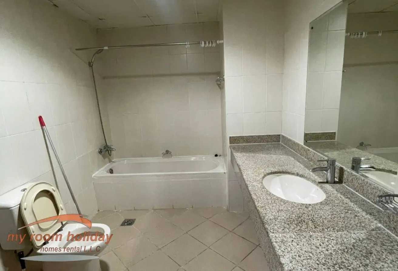 No Commission 4BHK Staff Apt-2550 Sqft-200K Yearly