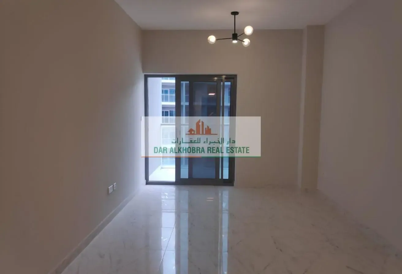 Studio Apartment | MAG 505 | Road View
