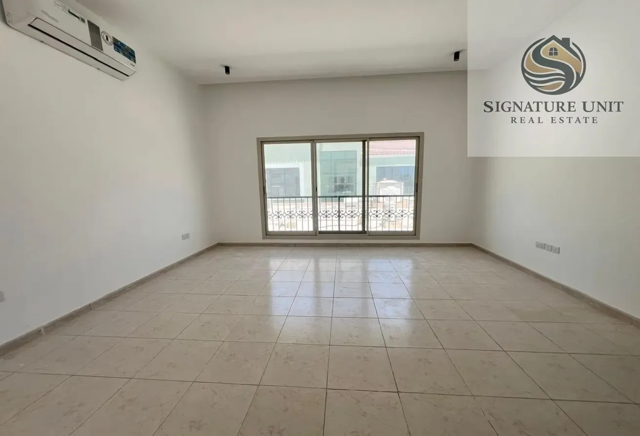 Luxury 4-BR |Driver & Maid|2 Kitchen | Beach View