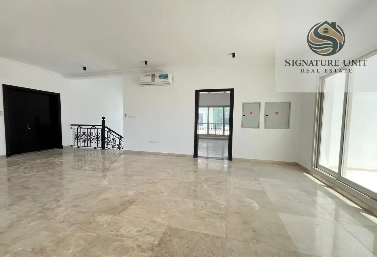 Luxury 4-BR |Driver & Maid|2 Kitchen | Beach View