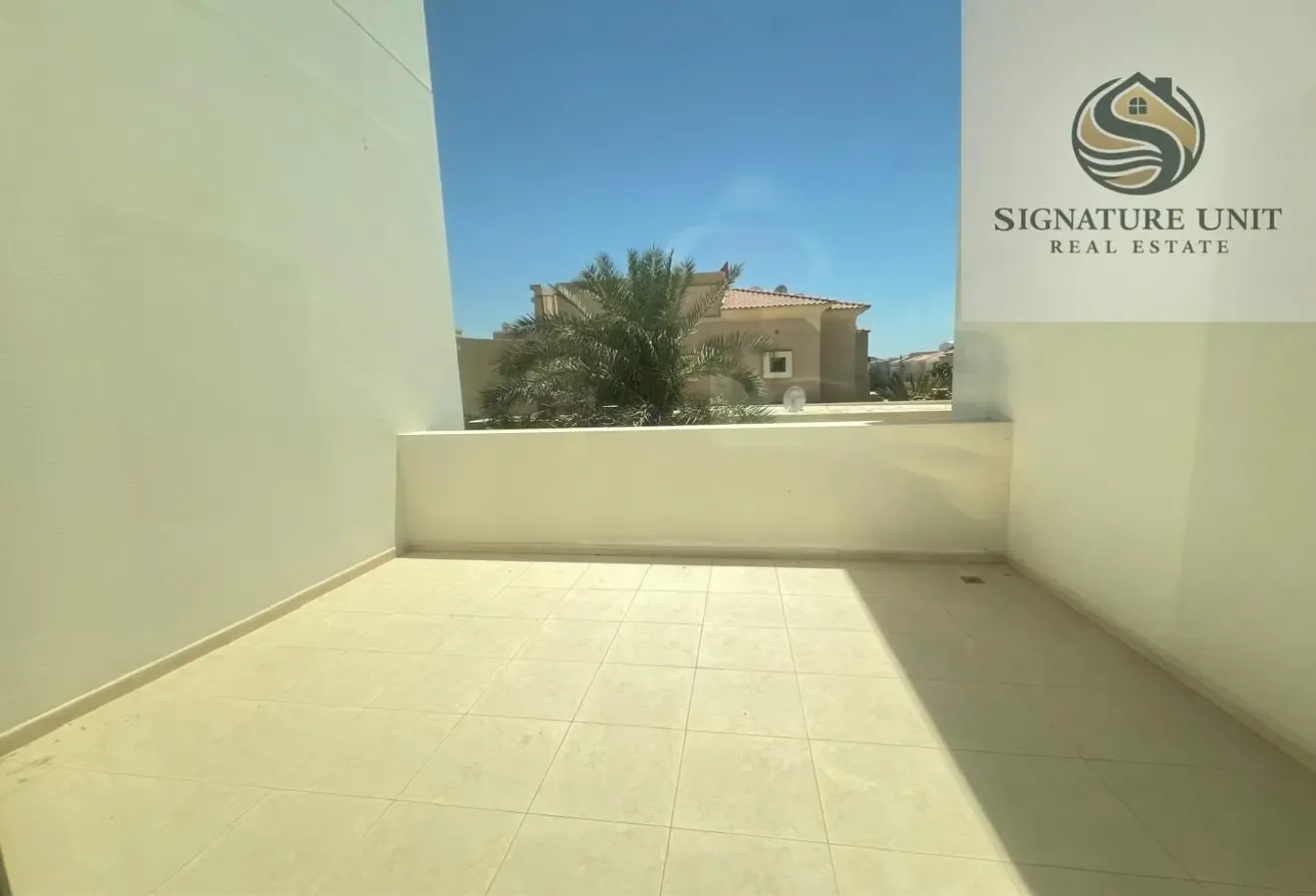 Luxury 4-BR |Driver & Maid|2 Kitchen | Beach View