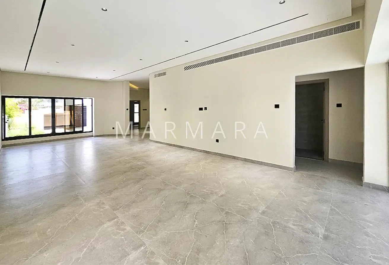 Contemporary 4-Bed | Private Pool | Prime Area