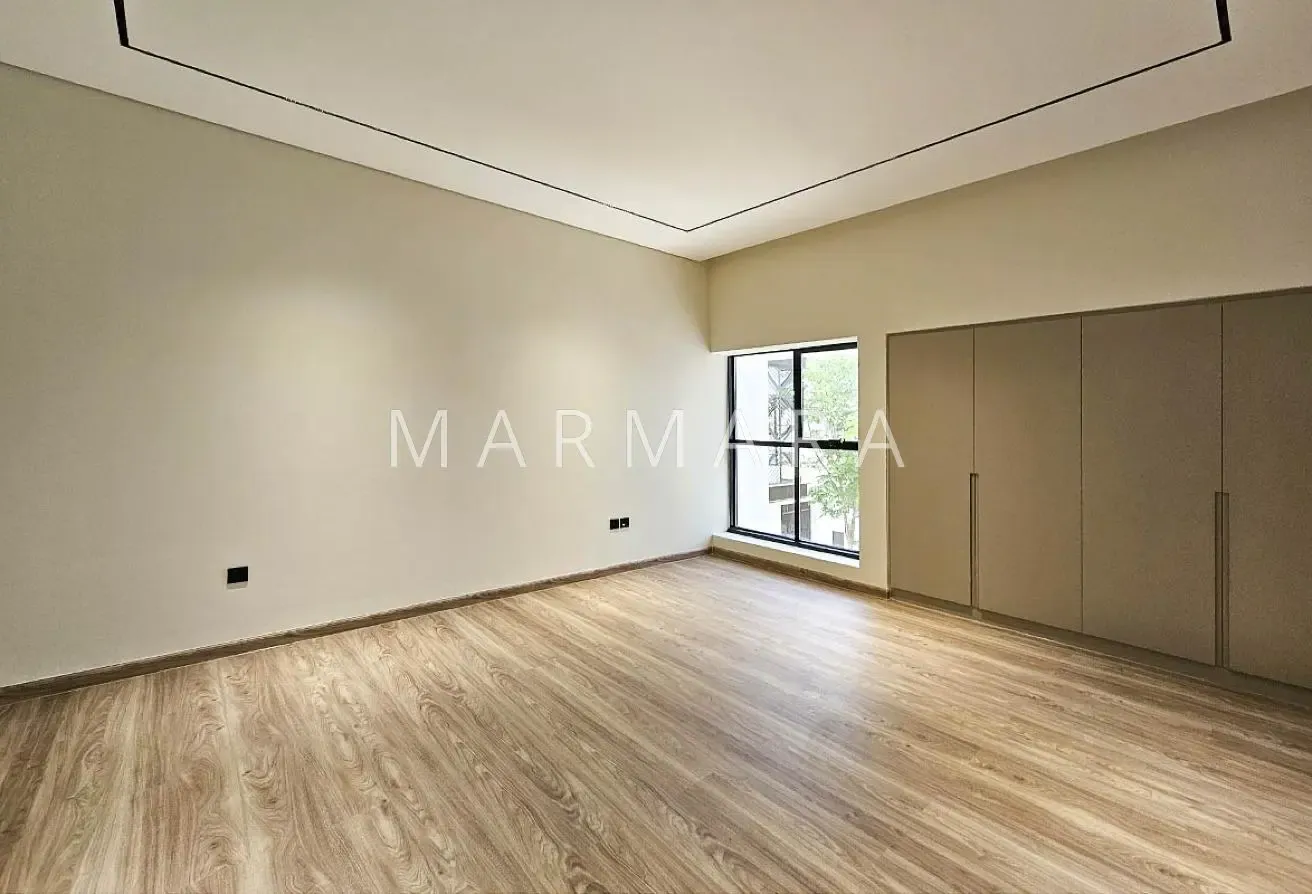 Contemporary 4-Bed | Private Pool | Prime Area