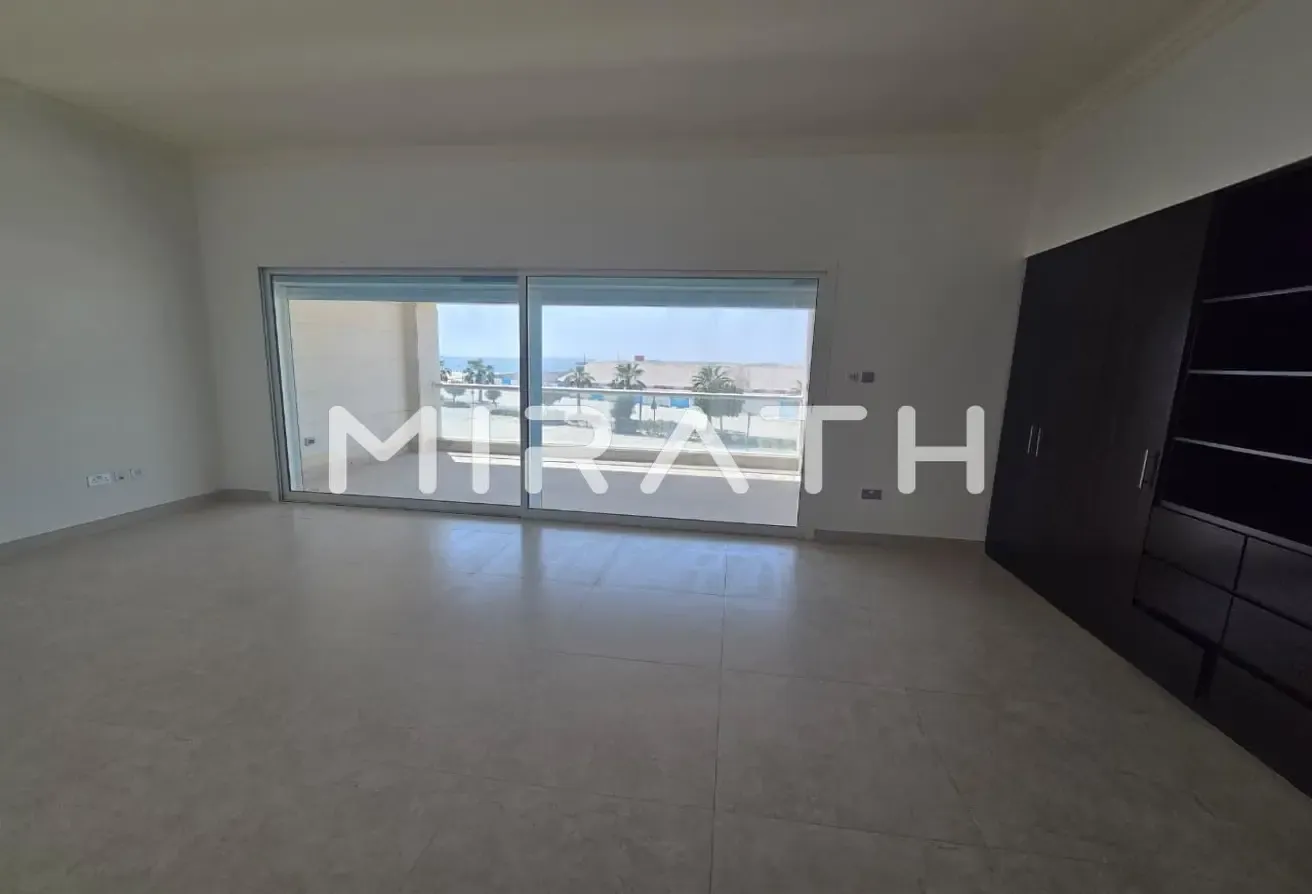 INDEPENDENT VILLA KITE BEACH FACING READY TO MOVE IN